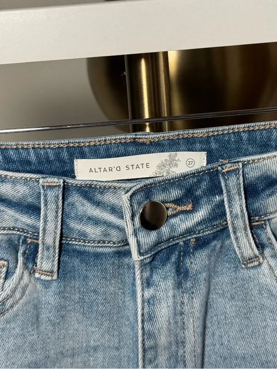 NWOT Altar’D State Light Wash Women's Distressed Straight Jeans | 27 - Picture 2 of 7